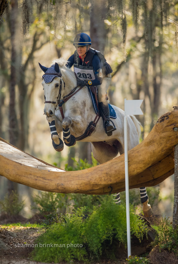 Mikki Kuchta sur le cross avec équipement Antares sellier