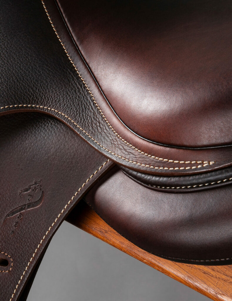 Equestrian double flap leather custom saddle for horse and rider