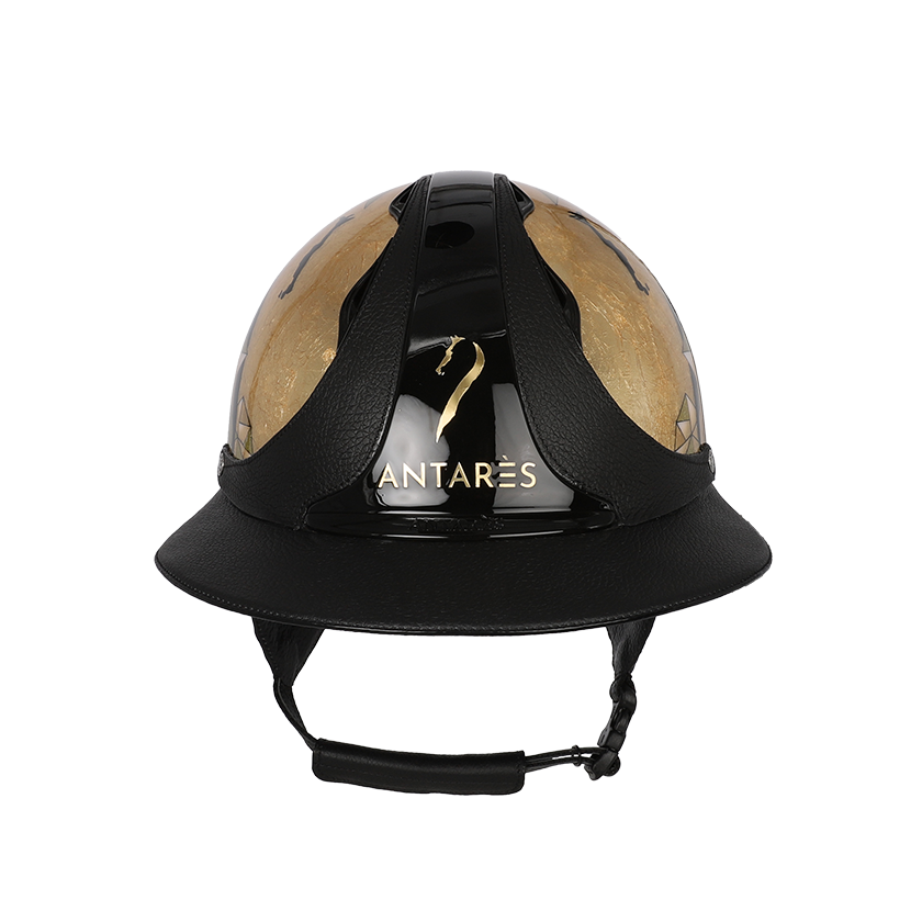 Casque d'équitation sur mesure pour assurer la sécurité du cavalier en toutes circonstances