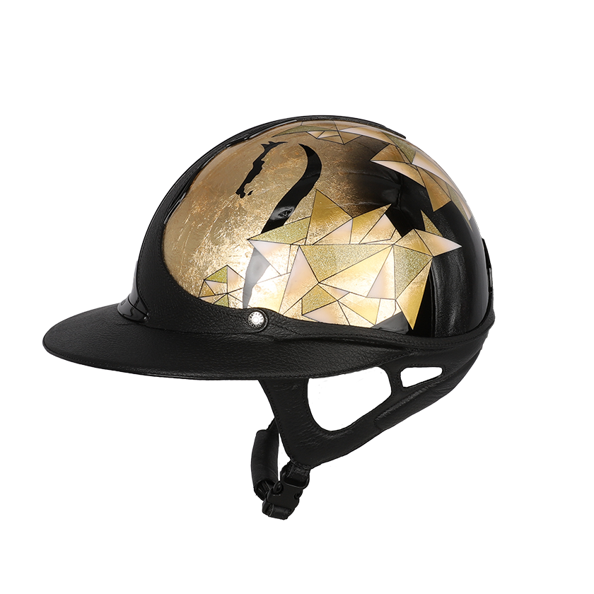 Casque d'équitation sur mesure pour assurer la sécurité du cavalier en toutes circonstances