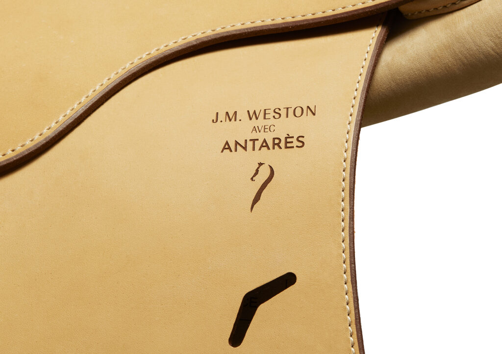 Antarès Sellier et la maison J.M. Weston, unissent leurs compétences pour offrir une gamme de produits alliant leurs expertises mutuelles.