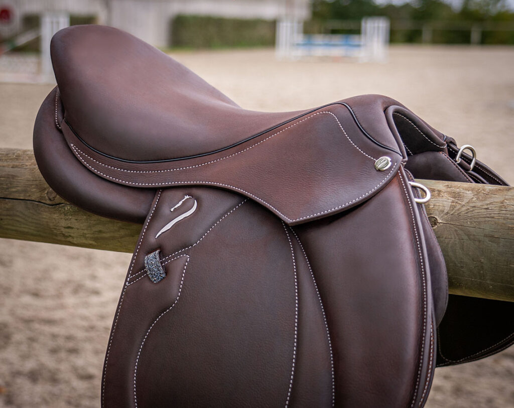 With the horse's well-being in mind, the panel's shape has also been reworked in harmony with the saddle's new tree.
