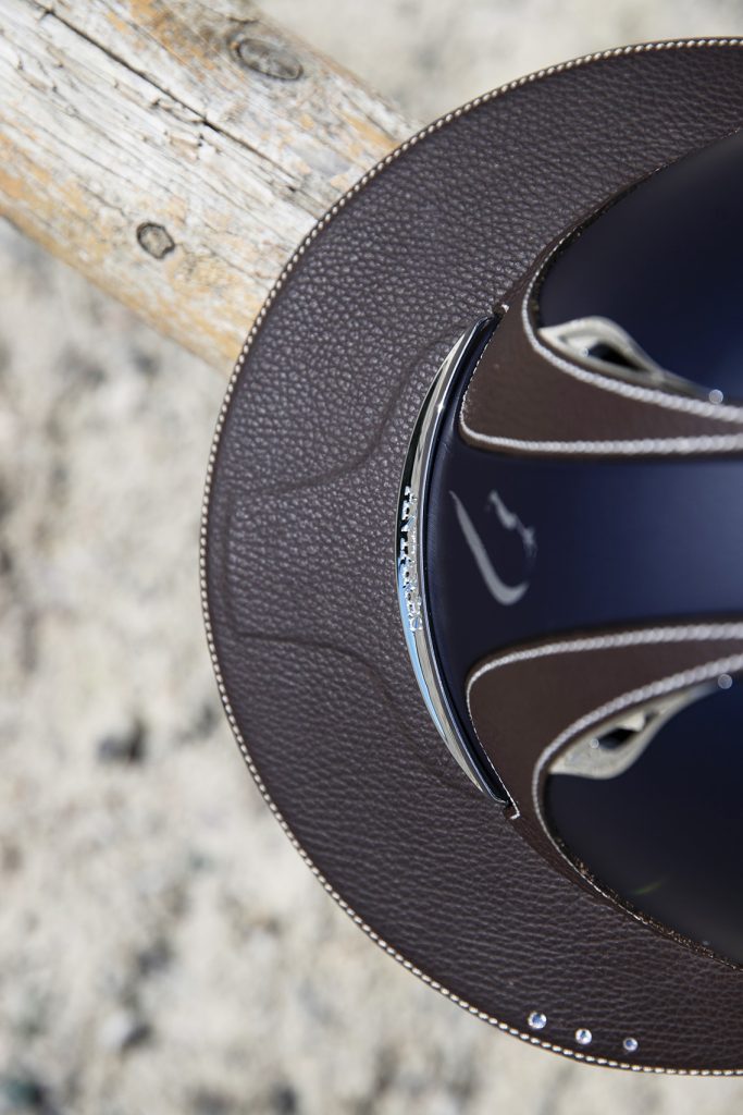 casque d'équitation avec visière éclipse et strass